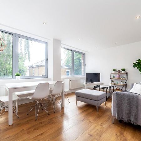 شقة Modern And Bright 2 Bdr Flat In Clapham Common لندن المظهر الخارجي الصورة